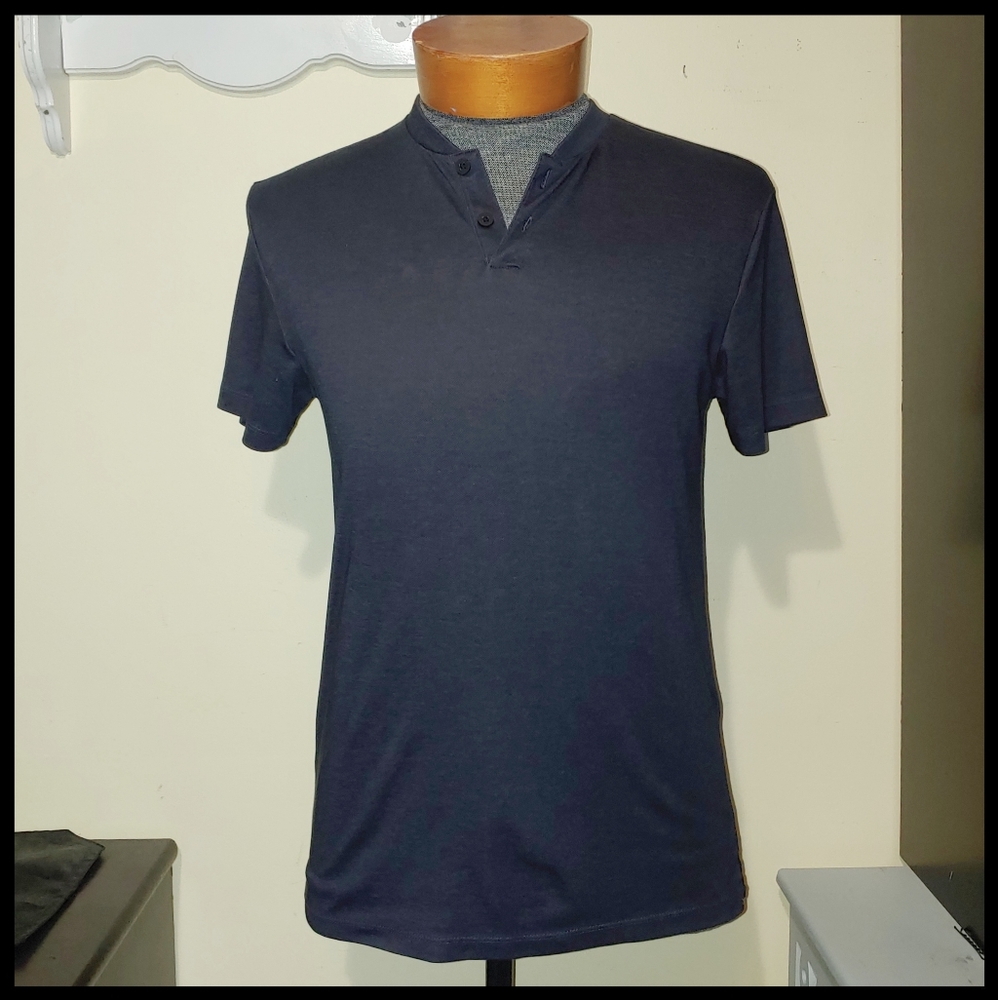 Marc Anthony Black T-shirt, small